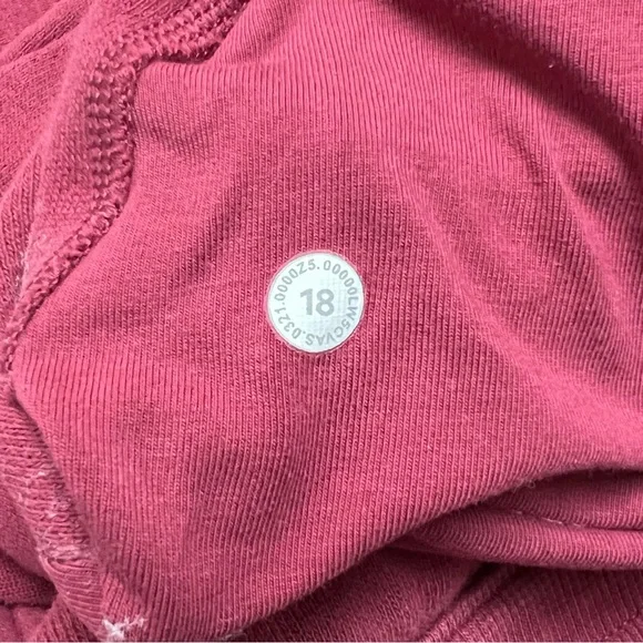 Lululemon Scuba High-Rise Relaxed Jogger Full Length in Pomegranate - Picture 7 of 9